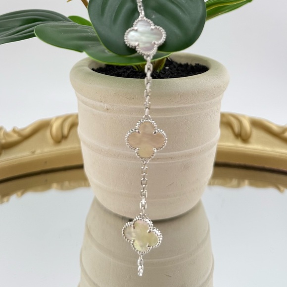 Lucky Alhambra Clover Bracelet – Silver Tone with Logo - Picture 8 of 8